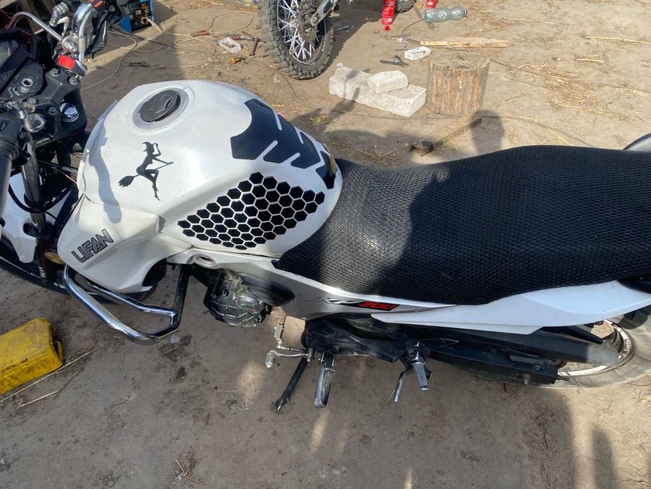 Мотоцикл Lifan KP200