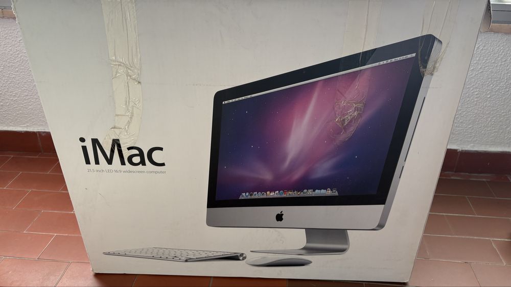 Apple iMac 21.5 inch LED 16:9 widescreen computer