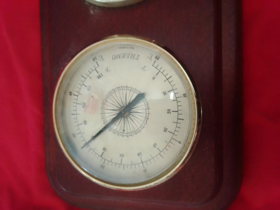 Peça decorativa em madeira só 3€ bom estado