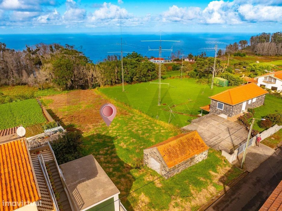 Terreno 1283m2 com armazém Agrícola