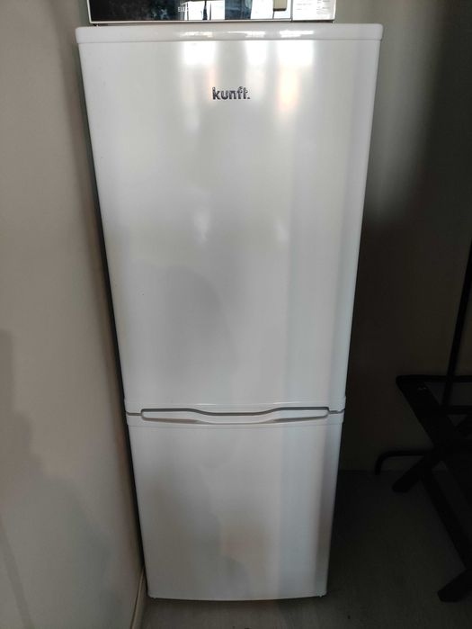 Frigorífico Combinado KUNFT KC3120 WH (151 cm - 207 L - Branco)