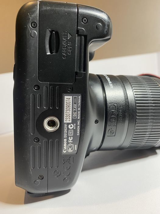 Canon EOS 1100D Фотоапарат