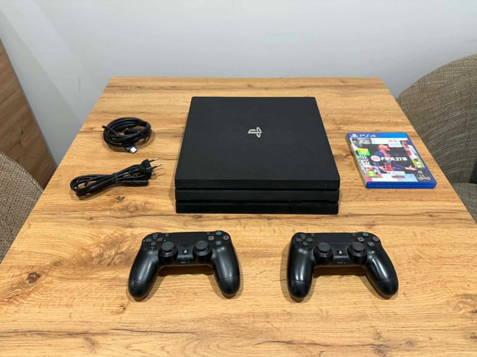 Okazja! Konsola PS4 Pro + 2 pady i gra ! Playstation 4 Pro! Gwarancja!
