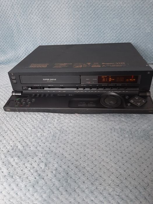 Magnetowid SVHS Panasonic HS 800