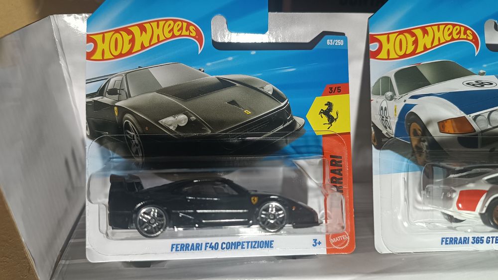Ferrari Hot Wheels 2 sztuki