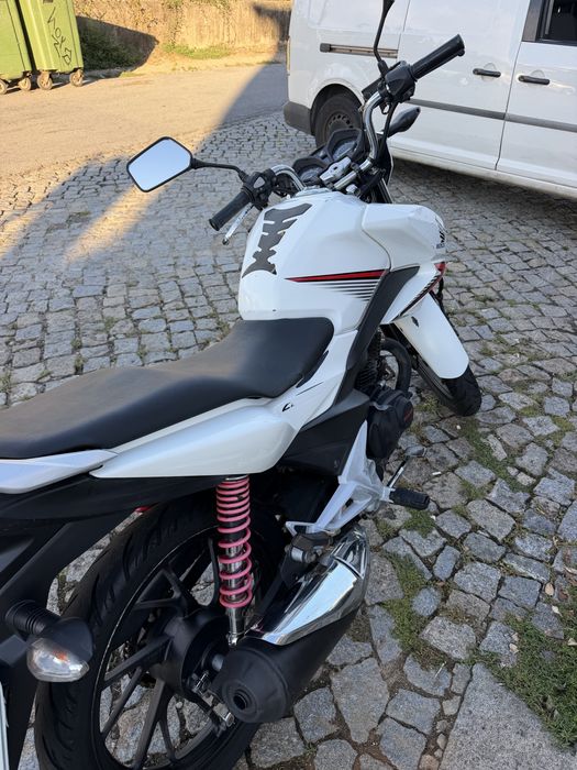 Moto honda 125 CBF