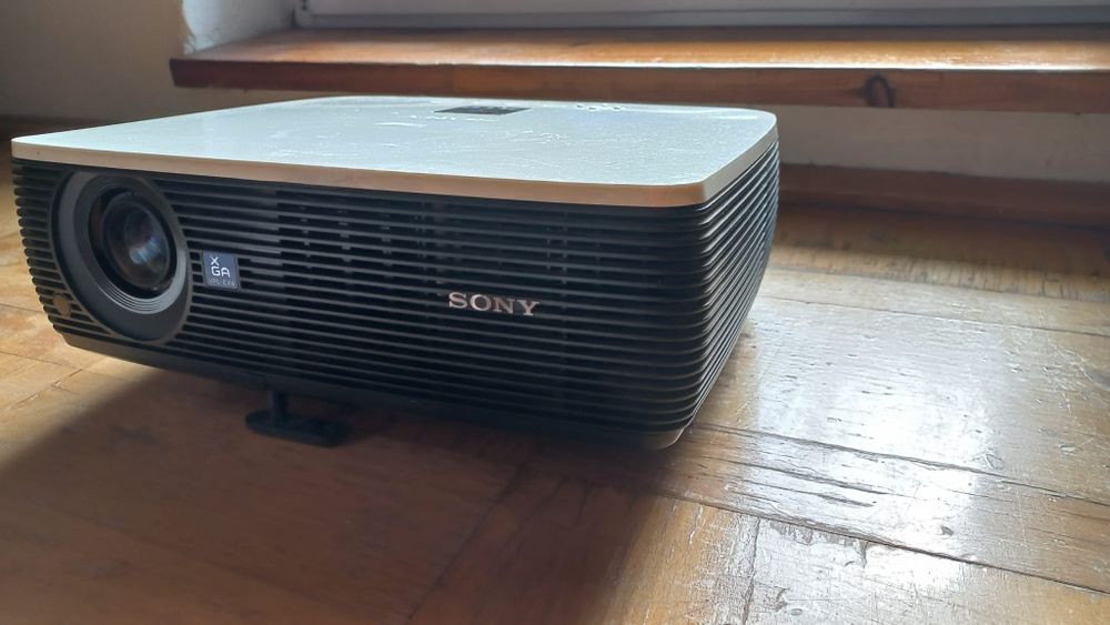 Projektor LCD Sony VPL-EX4 biały