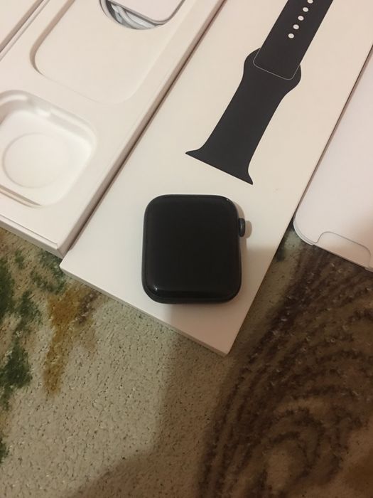 Apple Watch SE 44 гарний стан