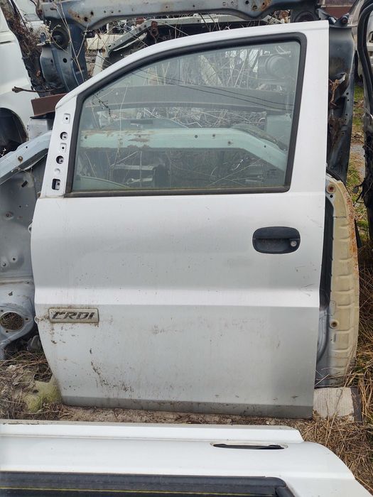Hyundai h1 hyundai h200 двері скло
