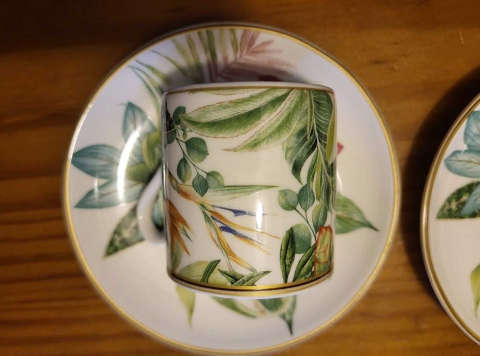 Conjunto 2 chávenas e pires de chá / café, motivo floral