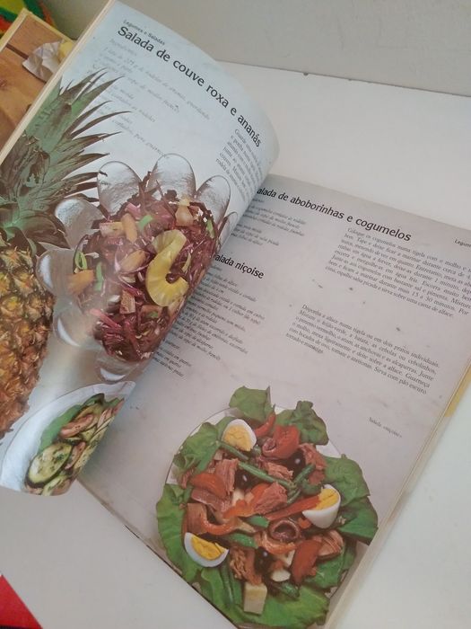 1981 Livro capa dura Cozinha a Dois Rosemary Wadey Cozinha Prática