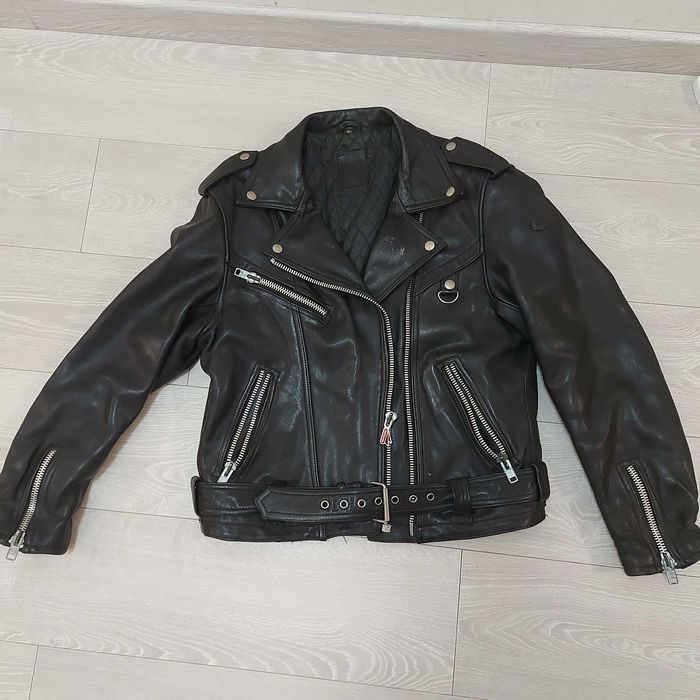 Шкіряна мотокуртка Hein Gericke чорного кольору.