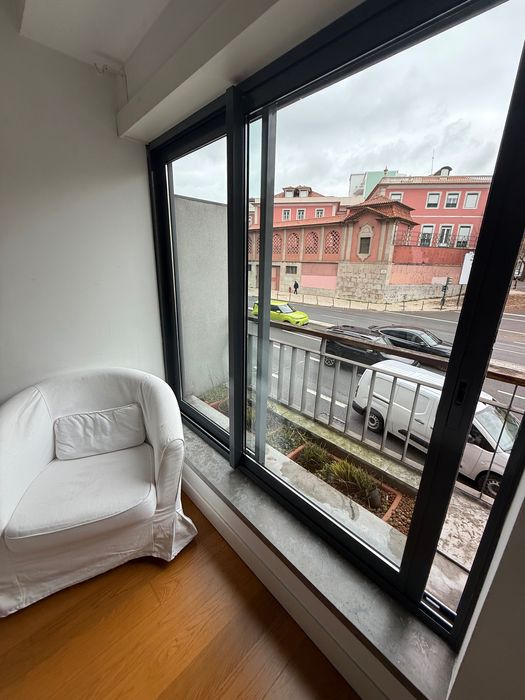 Arrendo T1 mobilado com garagem e piscina Av Eng Duarte Pacheco