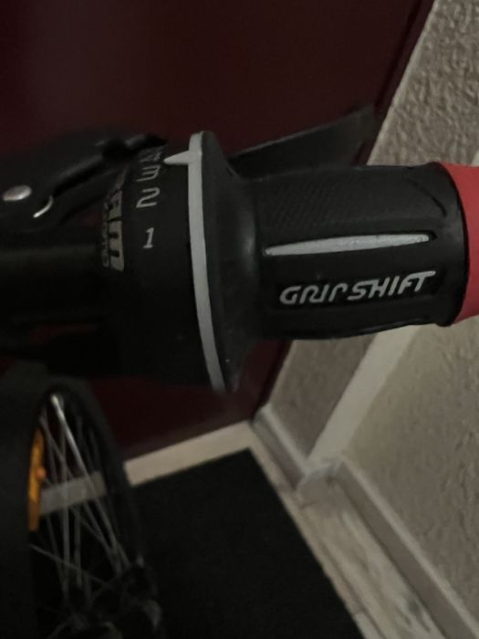 Bicicleta  crianca praticamente nova TWI Rockrider 300