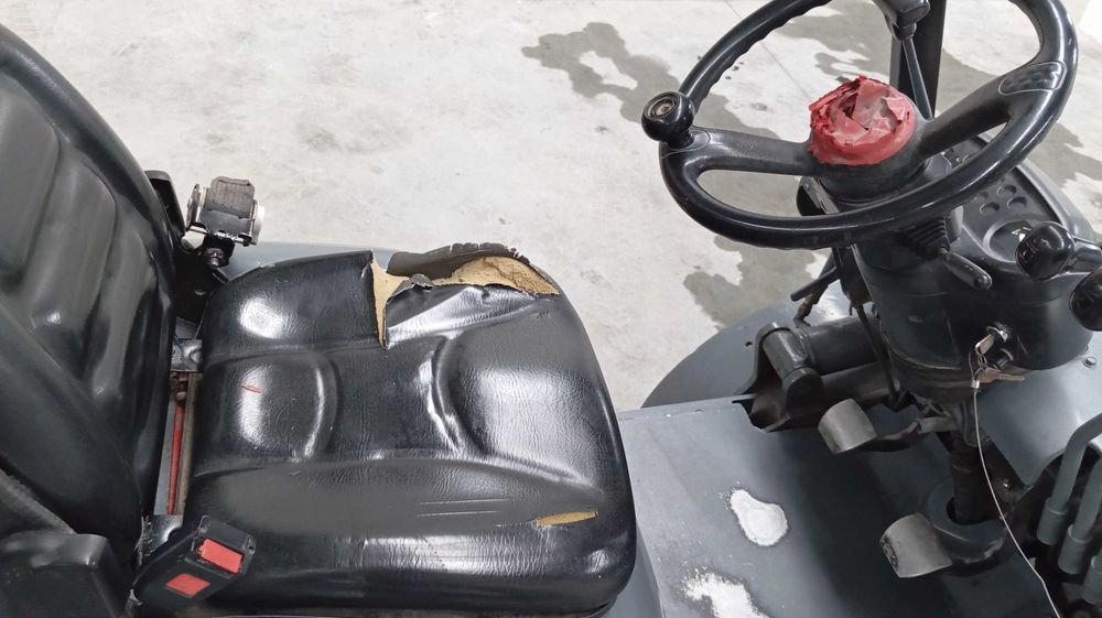 Empilhador TOYOTA  a gás 3000KG valor negociável
