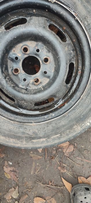 Продам диски з гумою ВАЗ R13 4*98 ЦІНА ЗА 4 ШТ.