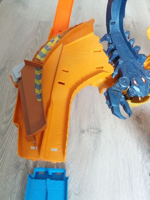 Pista Hot Wheels Monster Trucks