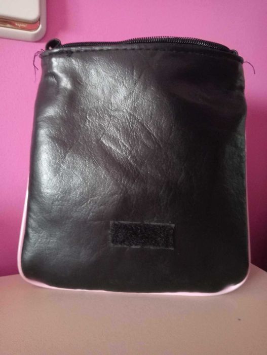 ML_002 | Mala Tira Colo | Imitação Hello Kitty | Fechos Estragados