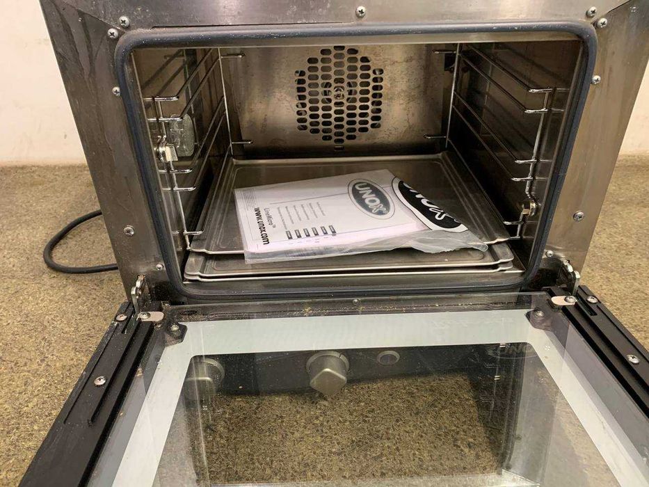 Піч конвекційна UNOX XF003 Roberta