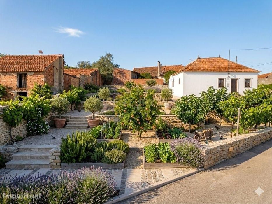 Moradia T2 em Alpedriz – Um investimento com múltiplas possibilidades