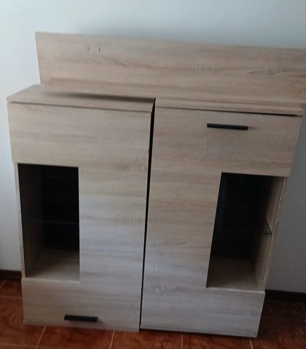 Moveis um de parede e outro de chao com parteleira