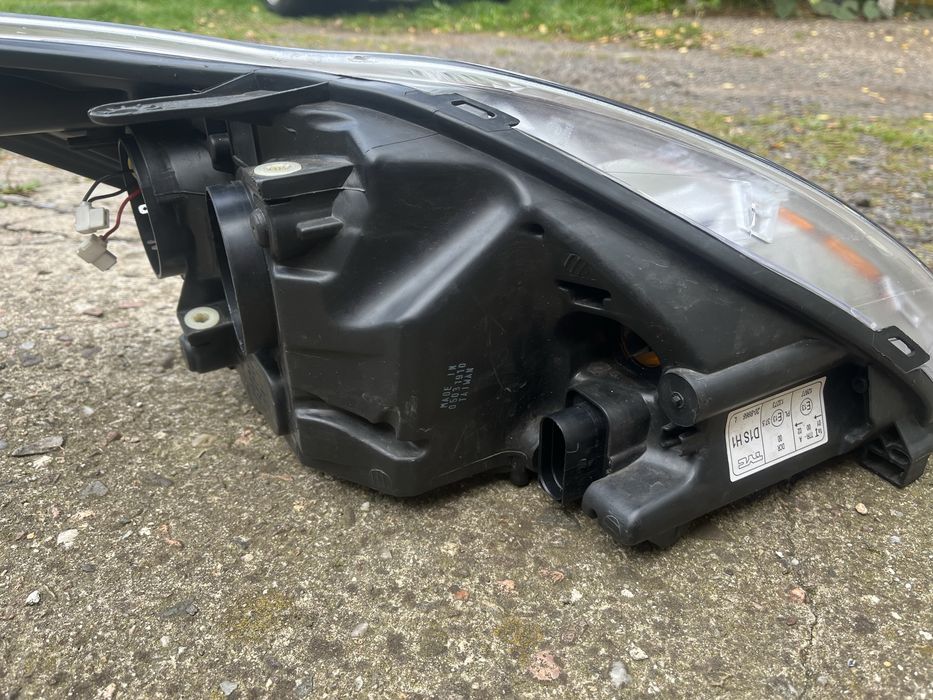 Lampa przednia ksenon Ford Focus ML2
