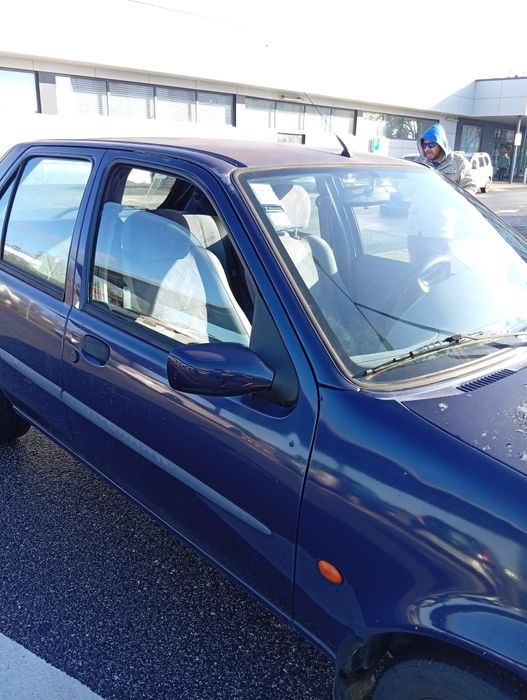 Vendo Ford  1.2 Gasolina