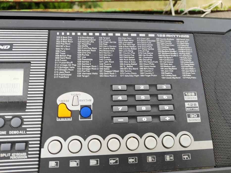 Синтезатор  Cortland