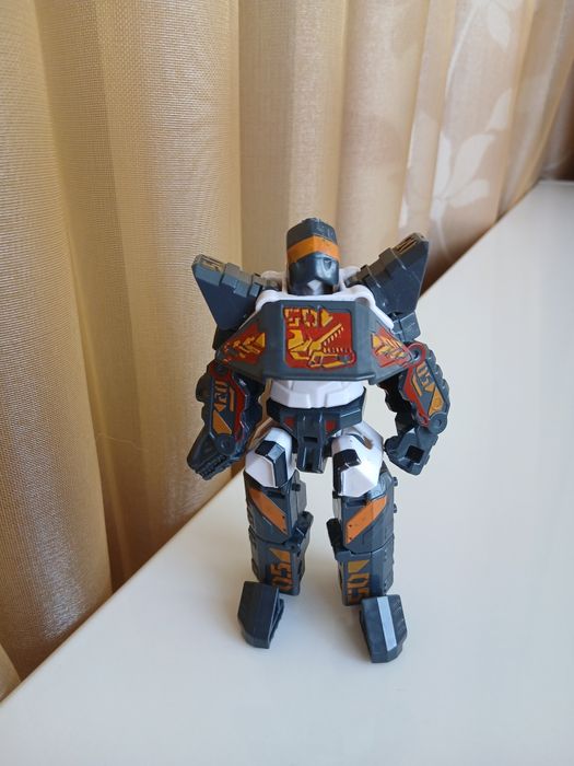 Робот трансформер.