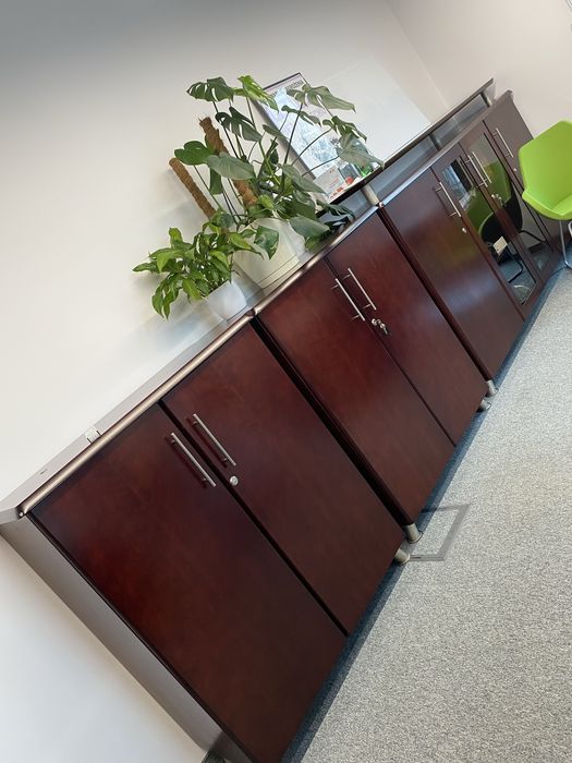 Zestaw mebli biurowych