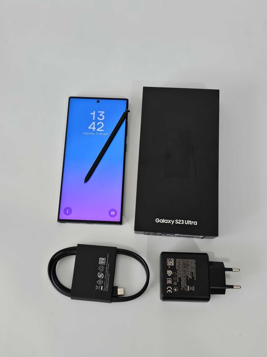 Samsung S23 Ultra 512gb.  Excelente.