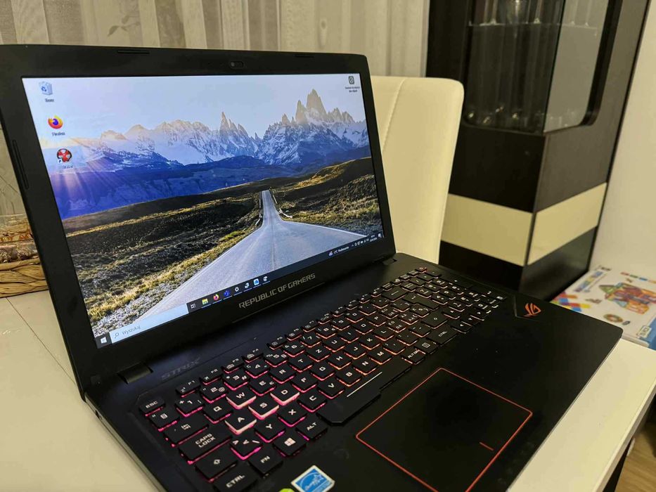 ASUS ROG GL553VD Geforce 1050, 16gb RAM, 256 SSD, 1 TB HDD