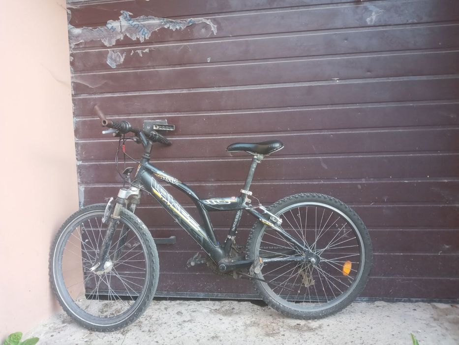 Б/у.  Ціна:2500 можливий торг