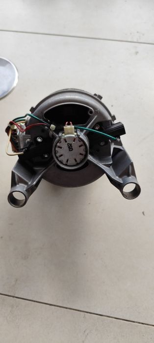 Vendo motor de máquina de lavar roupa Indesit(avaria)