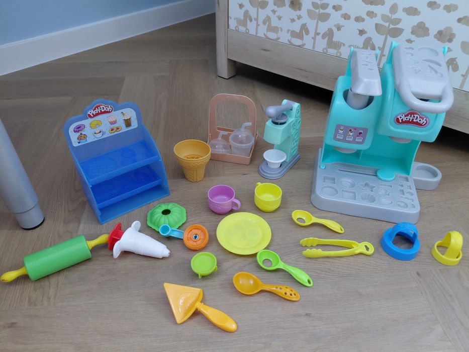 Play-Doh kawiarnia + ekspres, foremki, akcesoria