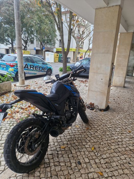 Zontes 125 praticamente nova