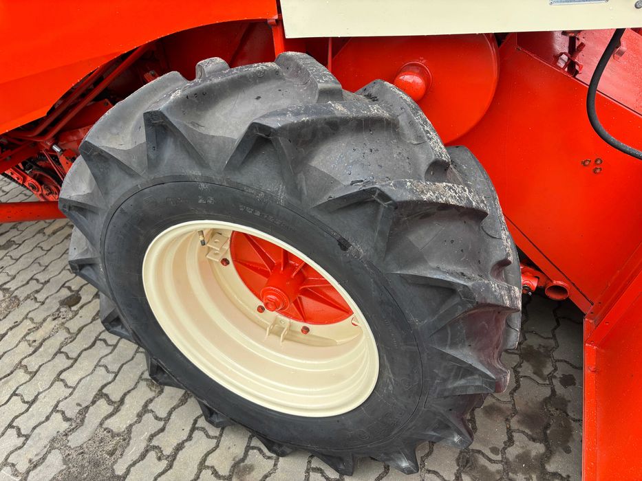 комбайн Deutz Fahr M600 з Німеччини.