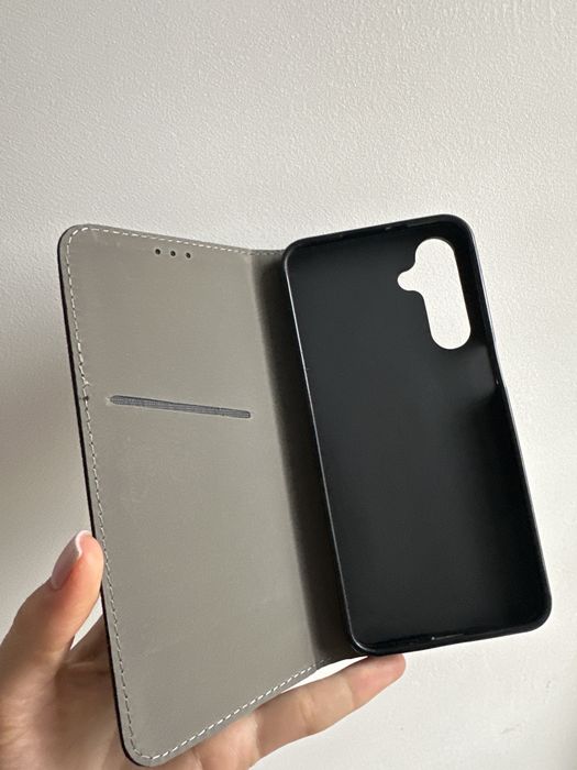 Etui zamykane czarne do SAMSUNG A16