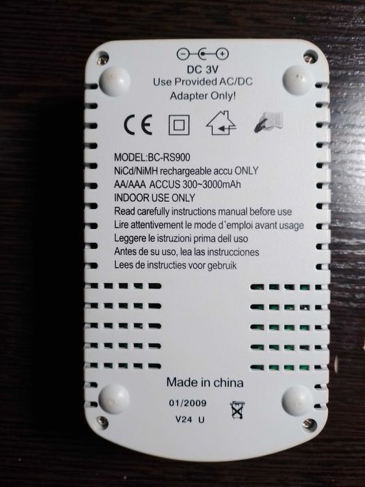 Зарядний пристрій La Crosse BC-RC900