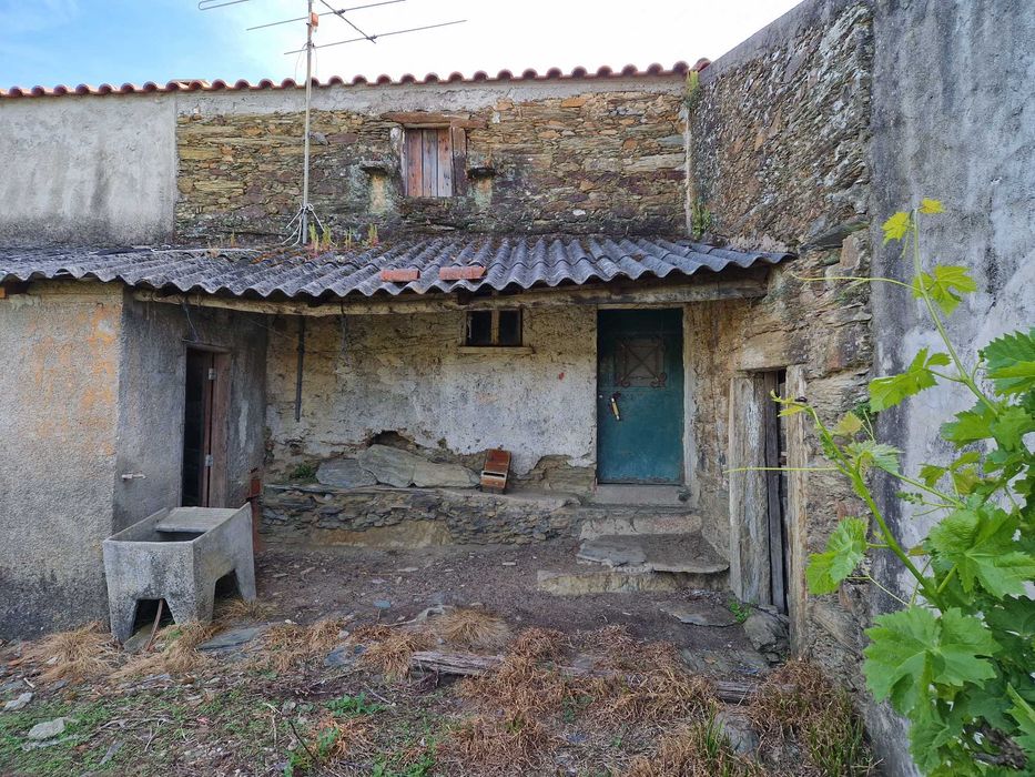 Casa com terreno nos maxiais