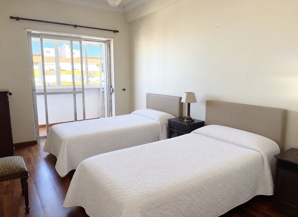 Apartamento T3 Lumiar - Garagem - METRO