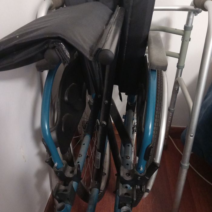 Cama articulada nova sem uso com colchão