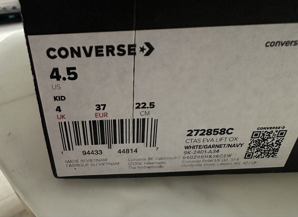 Nowe Converse Białe .