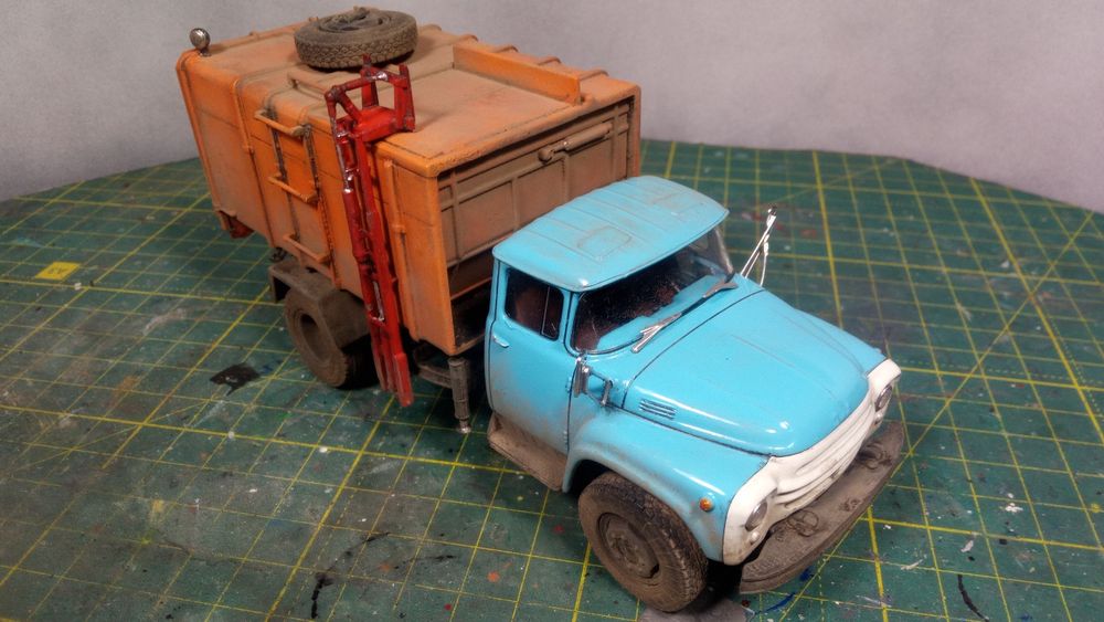 Модель мусоровоза на базе ЗИЛ-130 , масштаб 1:43
