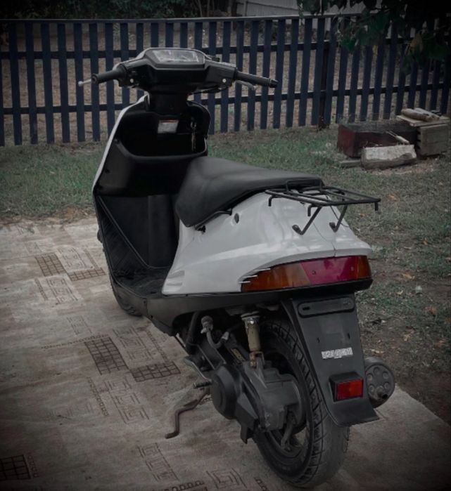 Suzuki address v100
