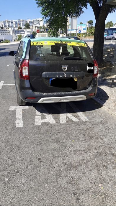 Vendo taxi com licença, alvará e viatura - Loures