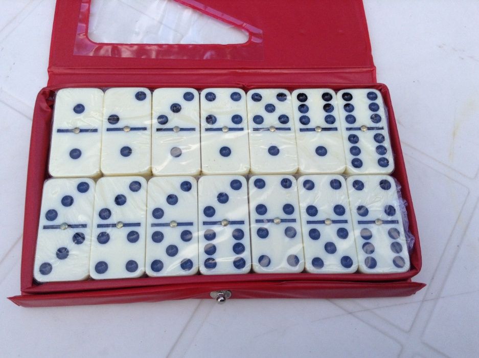 DOMINÓ - Jogo de mesa - 28 peças Completo - NOVO - cada 5 €