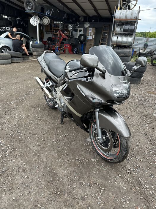 Kawasaki zzr 600
