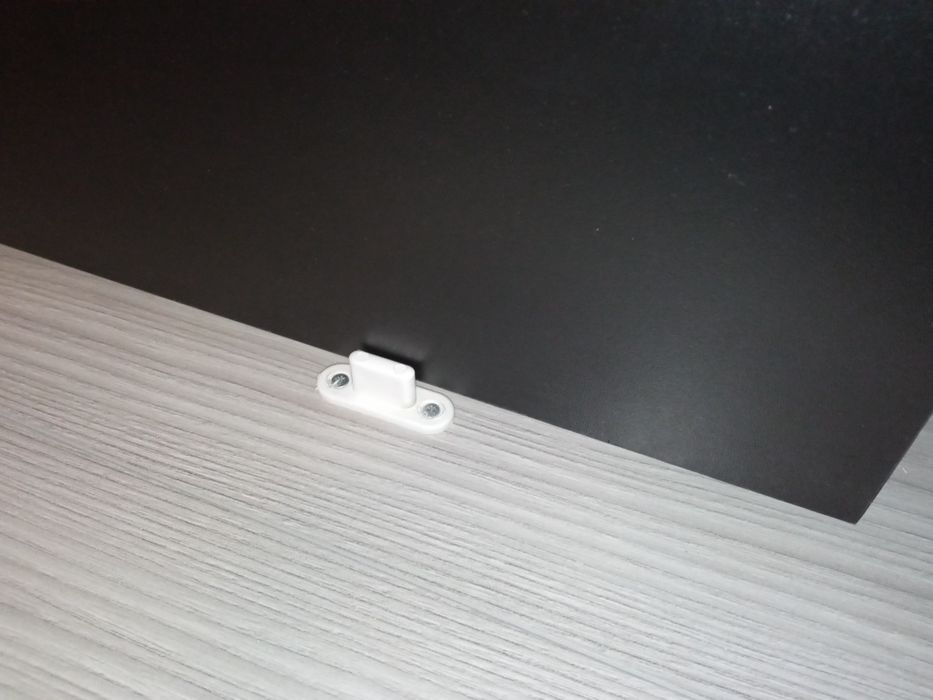 Drzwi przesuwne naścienne