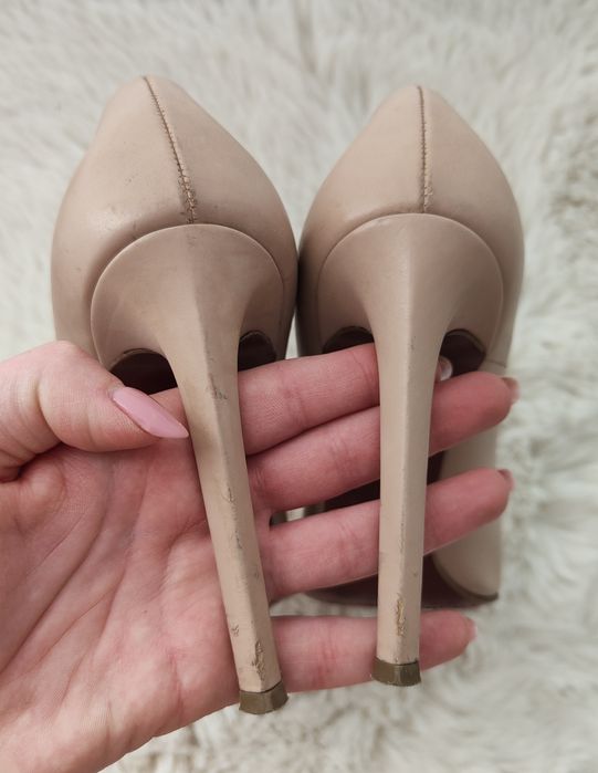 RYŁKO  ESTIMA skórzane szpilki czółenka nude beżowe 36